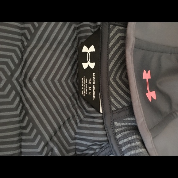 🎉🎉New pretty UA jacket 🎉🎉 - Picture 2 of 8